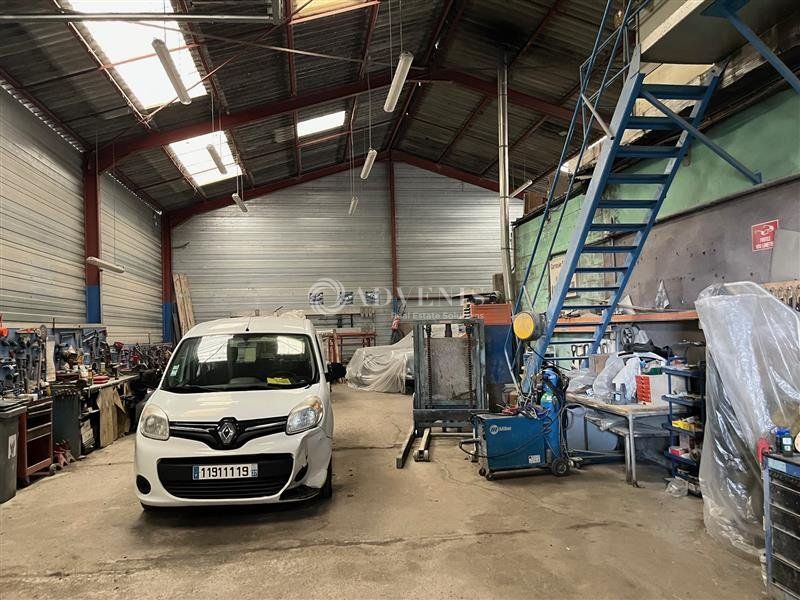 Vente local d''activites 730 m² non divisibles