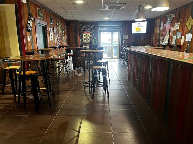 Location local commercial 390 m² non divisibles