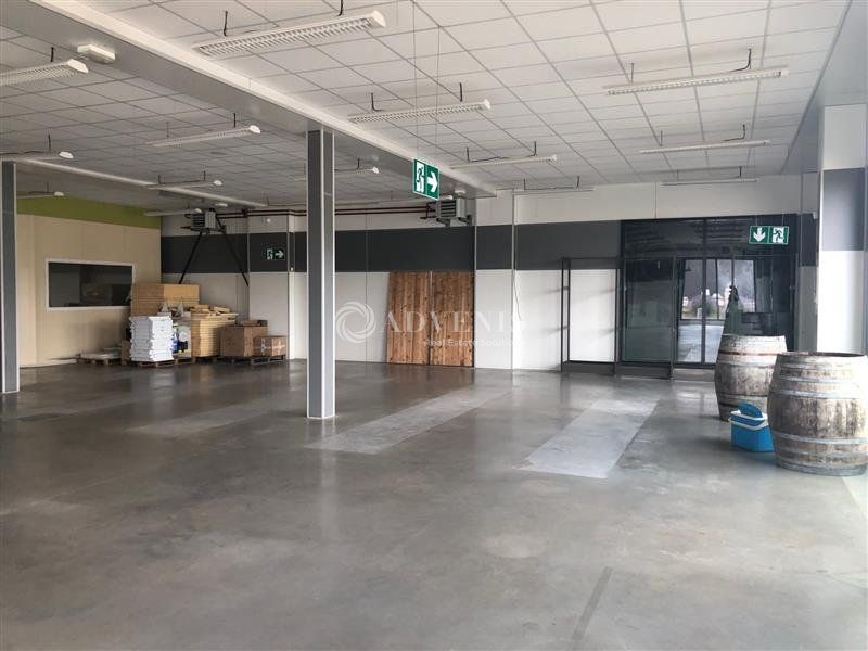 Location local commercial 400 m² non divisibles