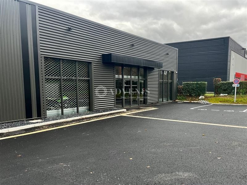 Location local commercial 264 m² non divisibles