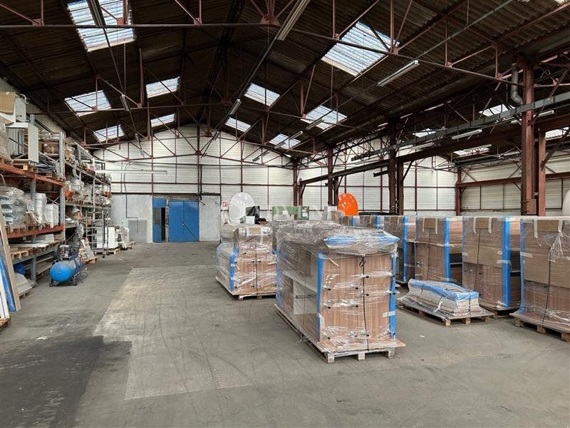 Location entrepot 868 m² non divisibles