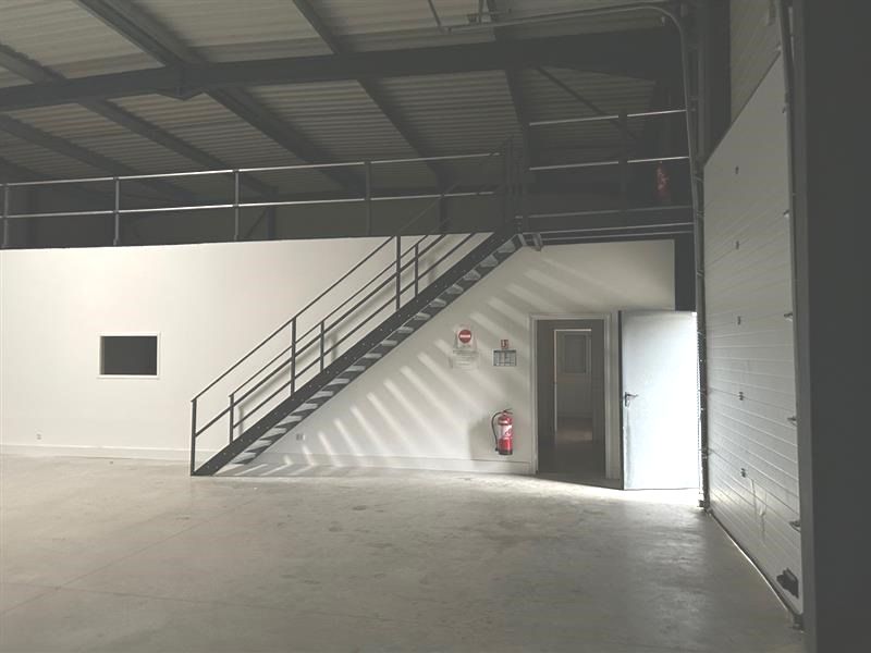 Location local d''activites 420 m² non divisibles