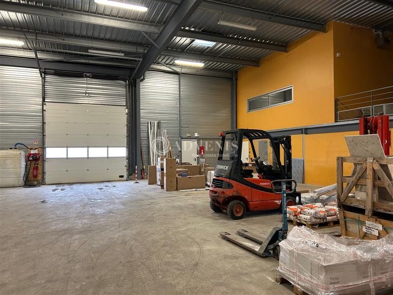 Location local d''activites 410 m² non divisibles