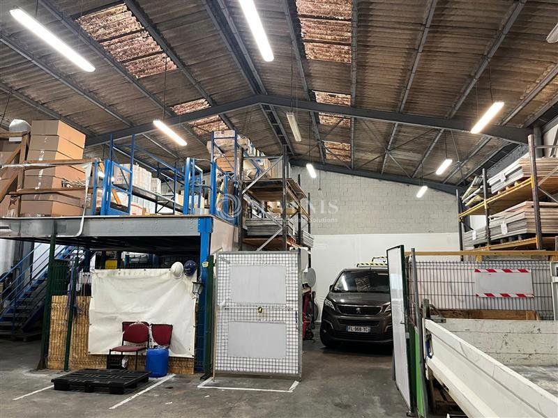Location local d''activites 710 m² non divisibles
