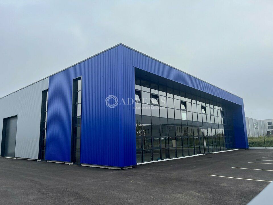Location local d''activites 1632 m² non divisibles