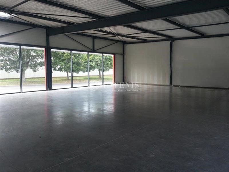 Location local commercial 300 m² non divisibles