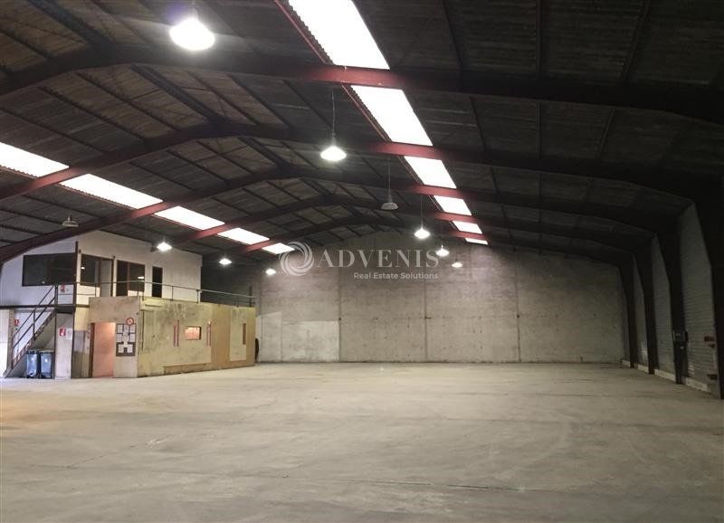 Location local d''activites 550 m² non divisibles