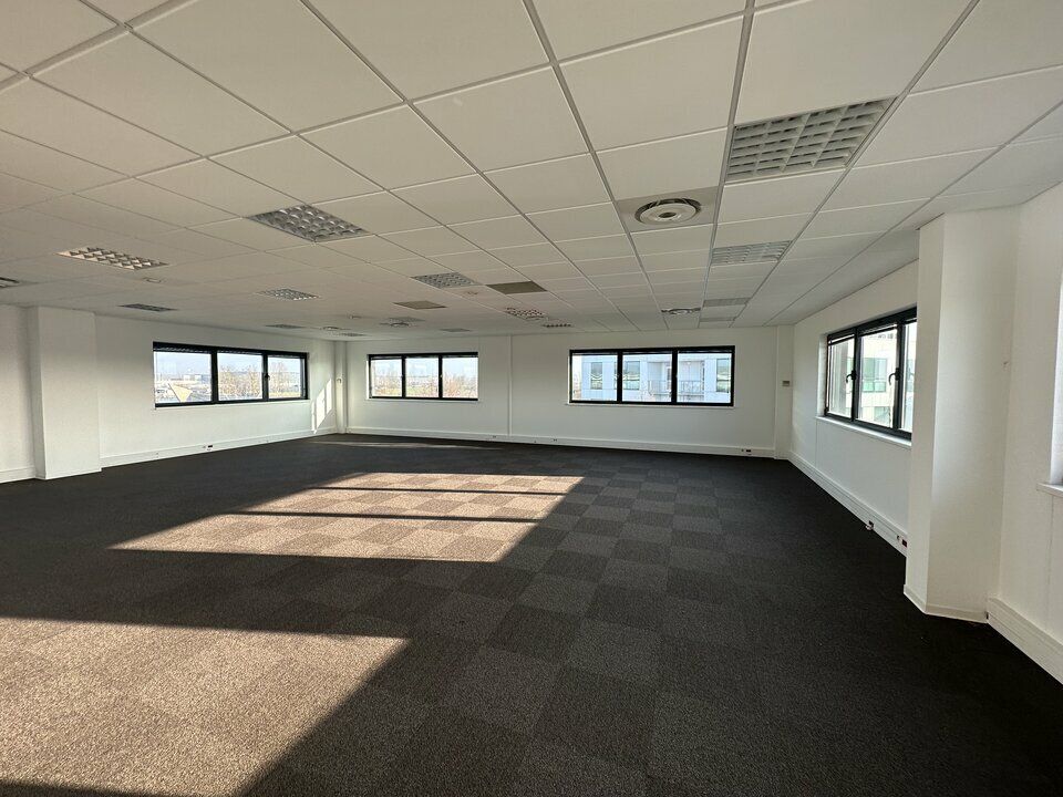 725.81 m² pour ce bureaux en location à Entzheim