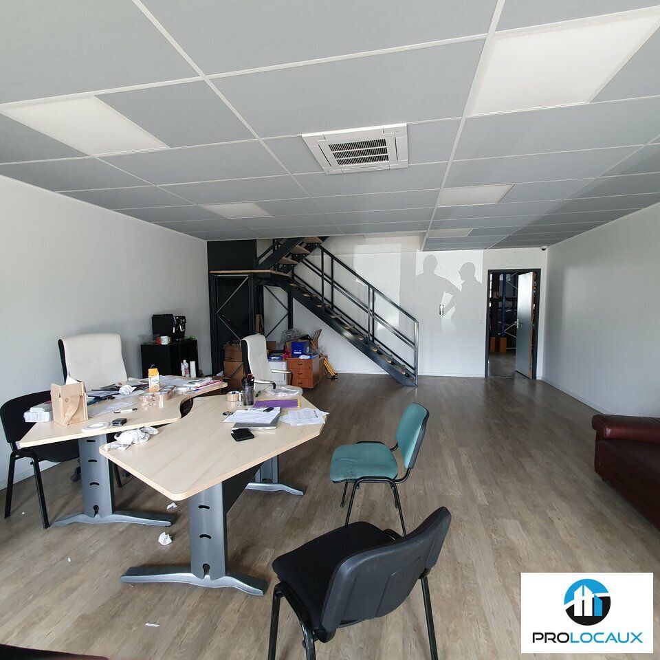 Location local d''activites 880 m² non divisibles