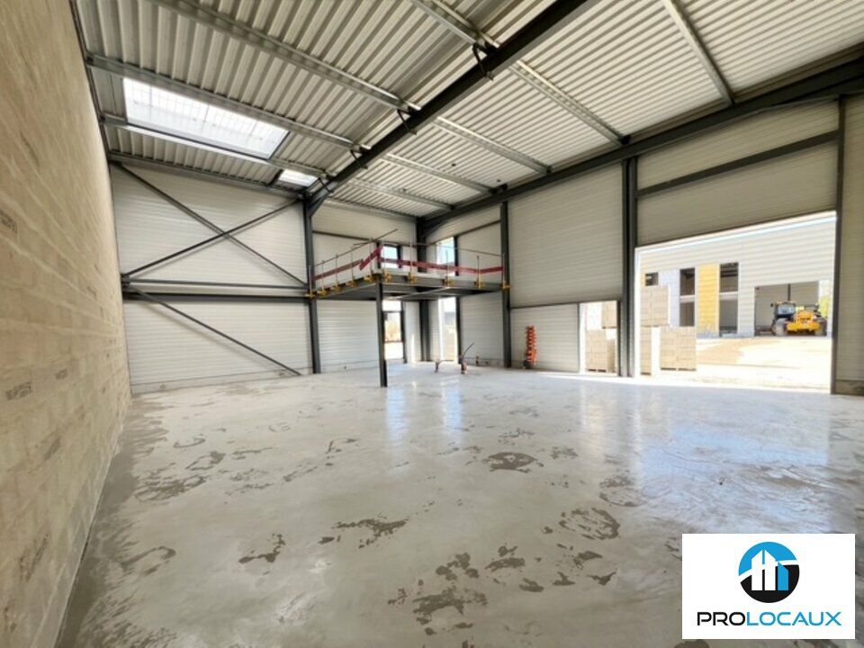 Location local d''activites 283 m² non divisibles