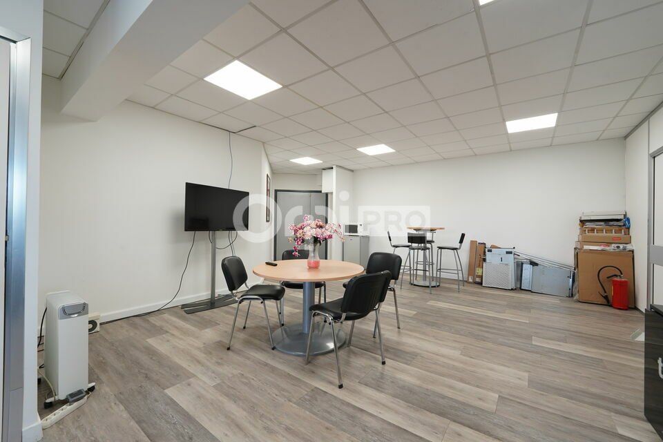BUREAUX A VENDRE - 127 m²- SAINT GENIS LAVAL