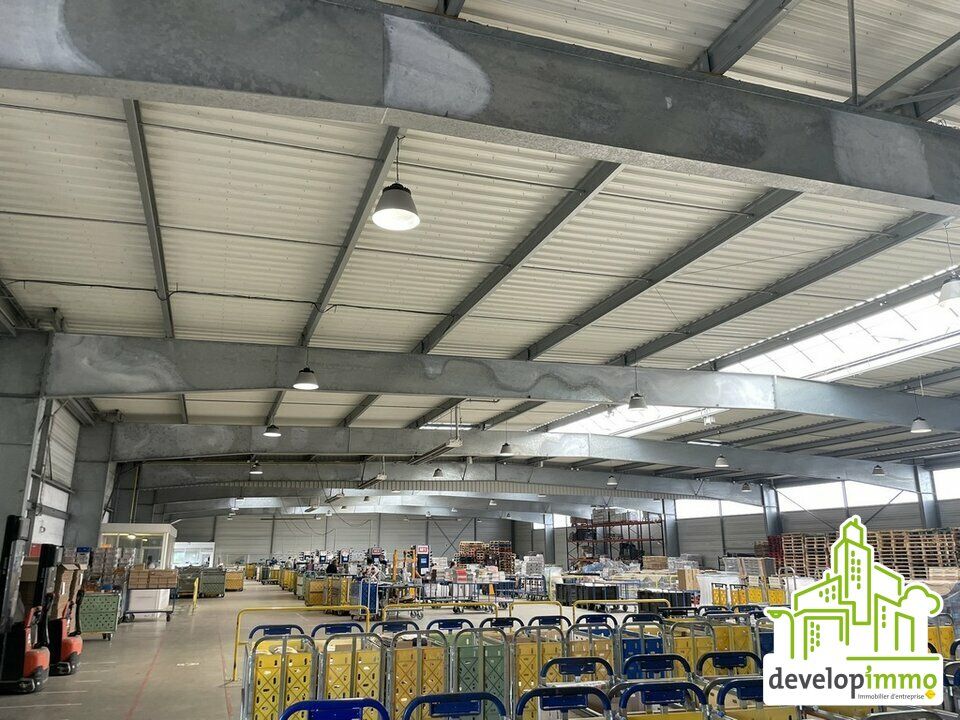 Location local d''activites 3050 m² non divisibles