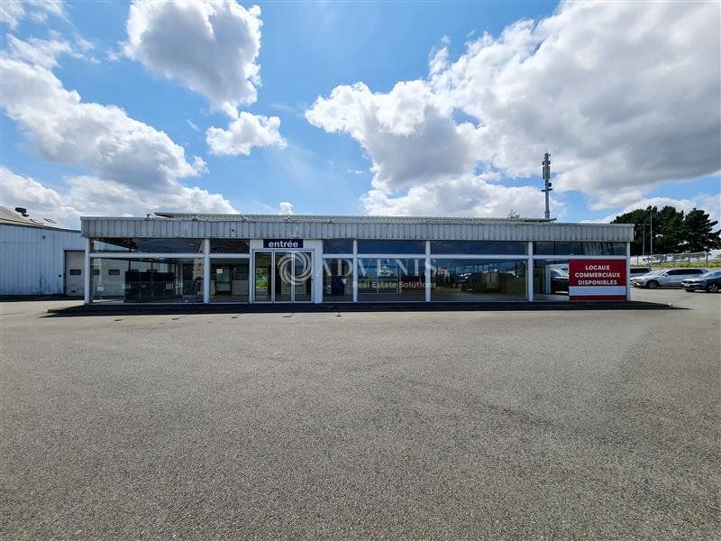 Locaux d'activités édifiés sur près de 5 685 m²  en visibilité commerciale