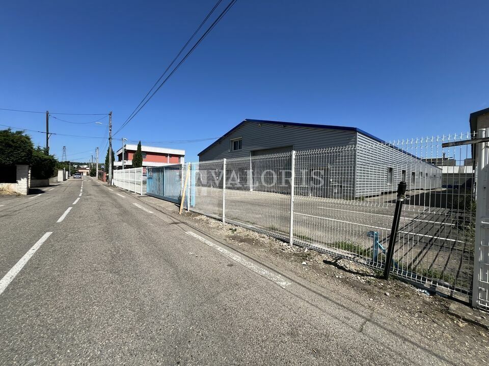 Location local d''activites 1200 m² non divisibles