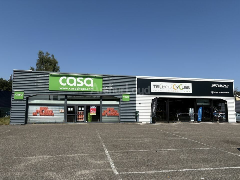 Location local commercial 390 m² non divisibles