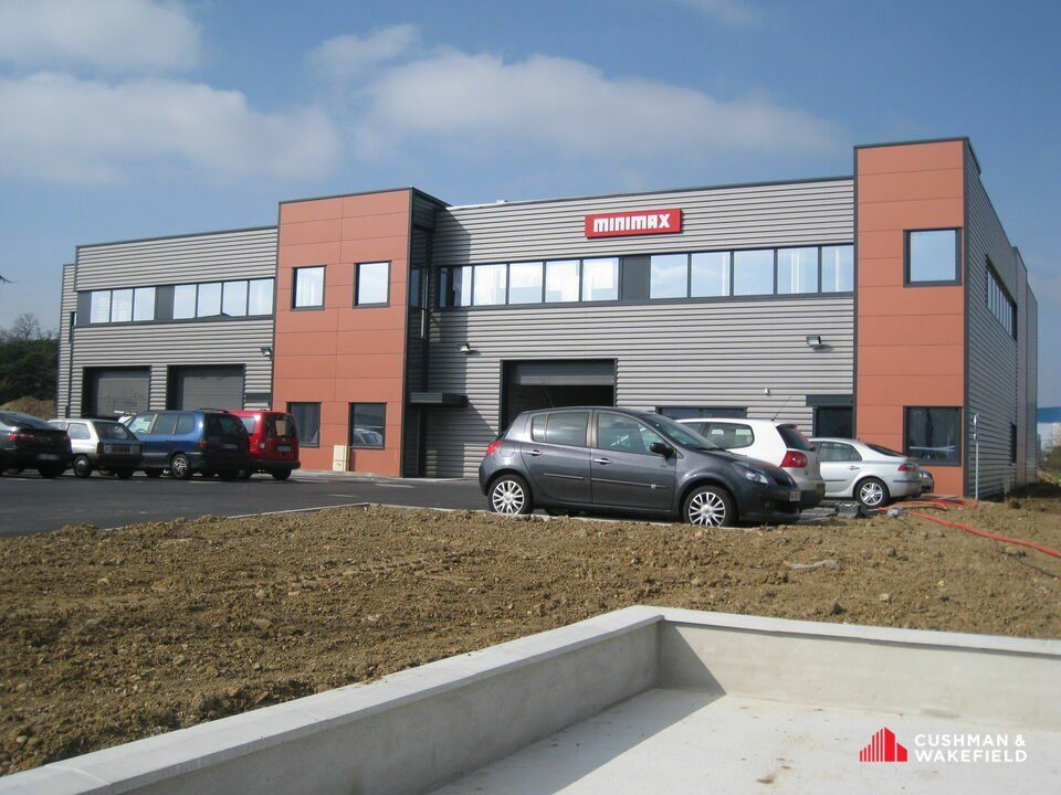Location local d''activites 376.36 m² non divisibles
