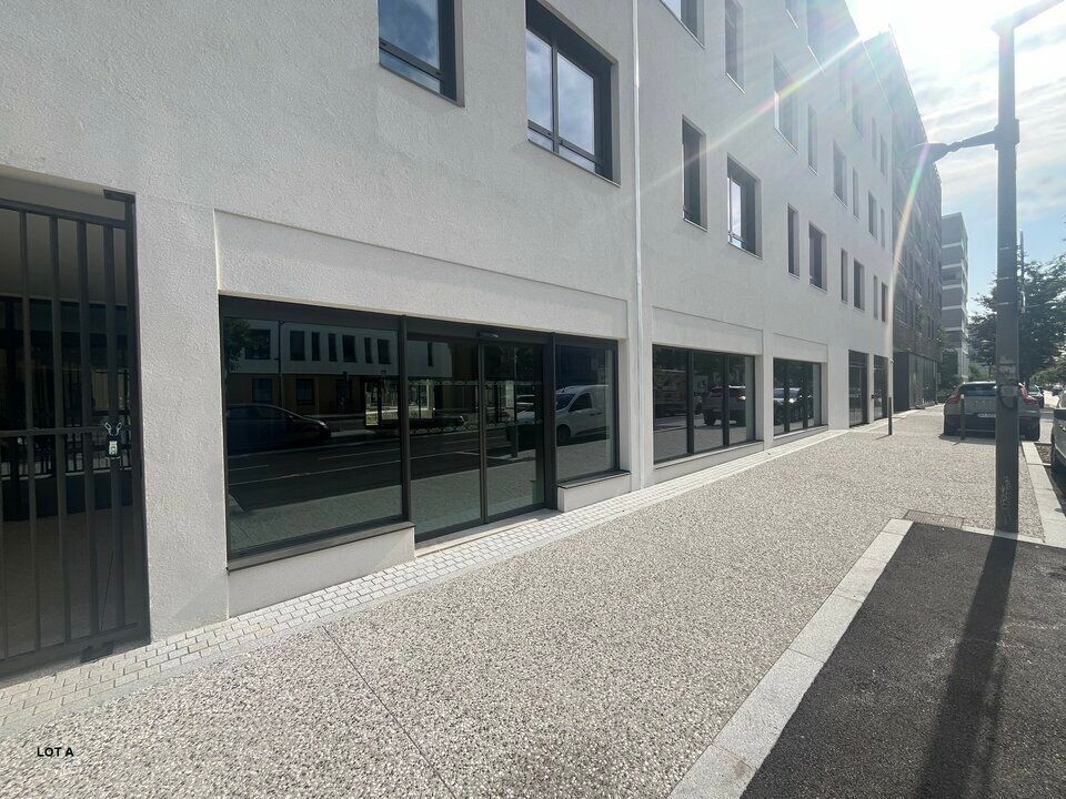715 m² pour ce local commercial en vente à Lyon 9