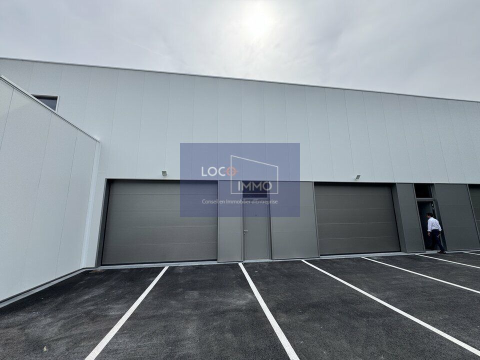 Location local d''activites 168 m² divisibles à partir de 84 m²