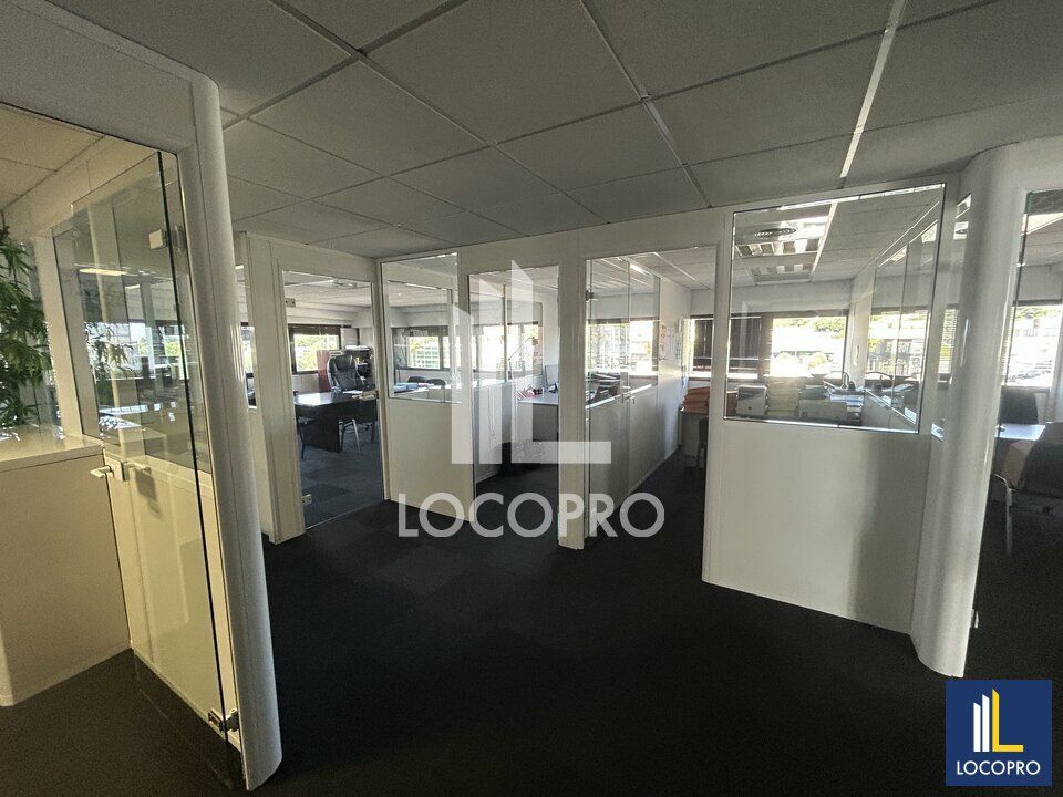 Vente bureaux 180 m² non divisibles