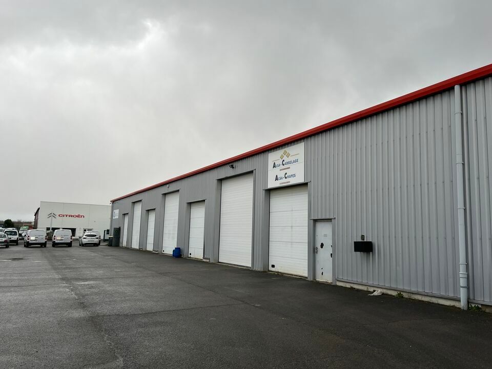 Location local d''activites 600 m² non divisibles