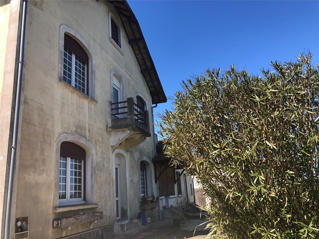 Vente bureaux 1400.00 m² à VAYRES