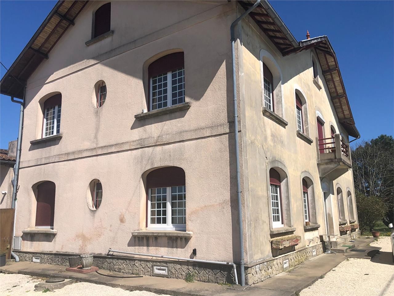 Vente bureaux 1400.00 m² à VAYRES