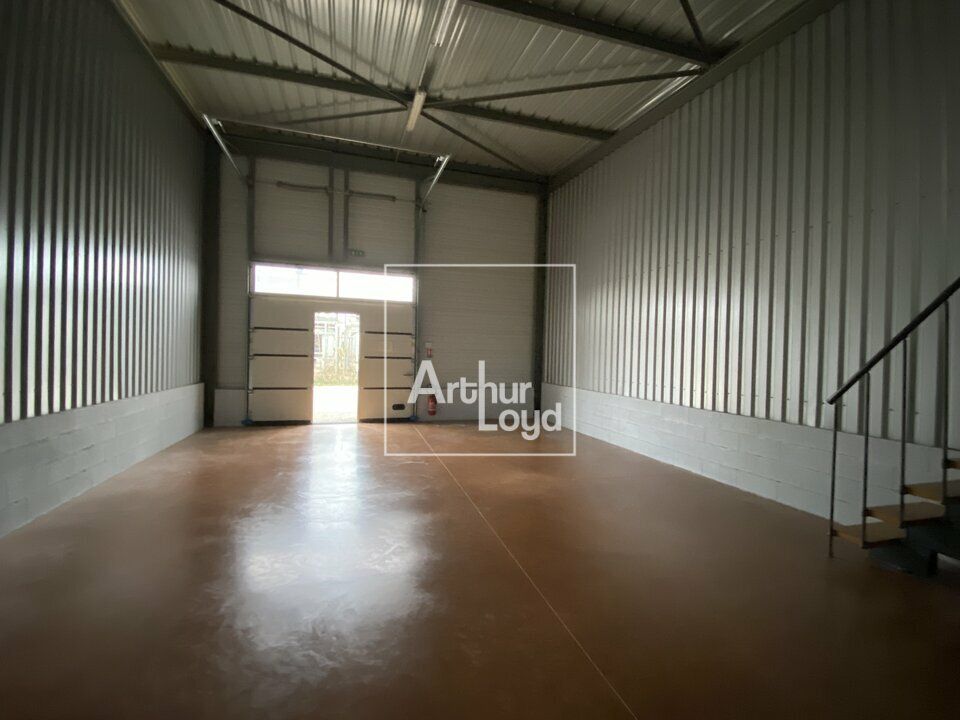Vente local d''activites 130 m² non divisibles