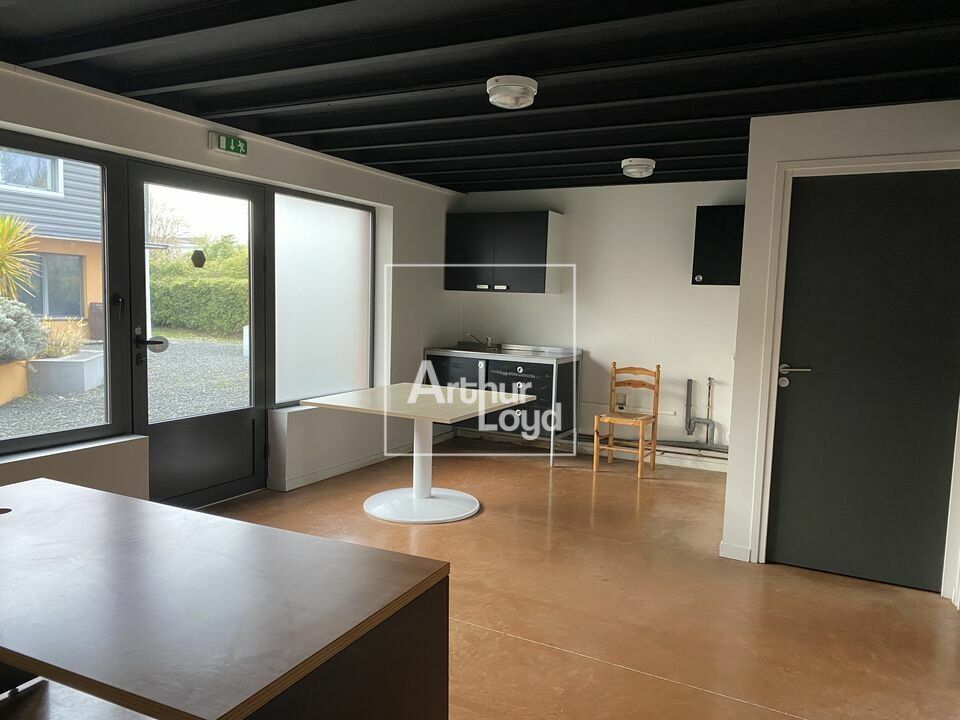 130 m² à usage d'activité et bureaux à vendre