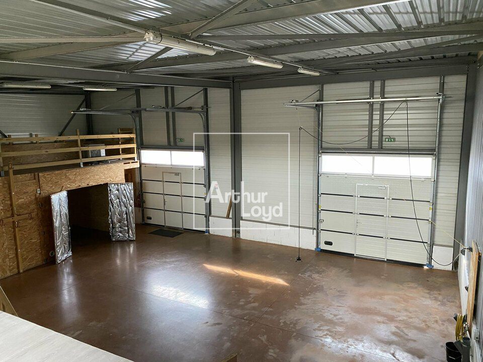 Vente local d''activites 162 m² non divisibles