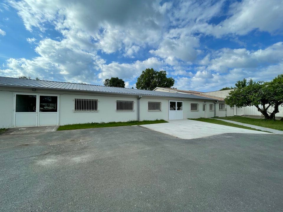 Vente local d''activites 660 m² divisibles à partir de 300 m²