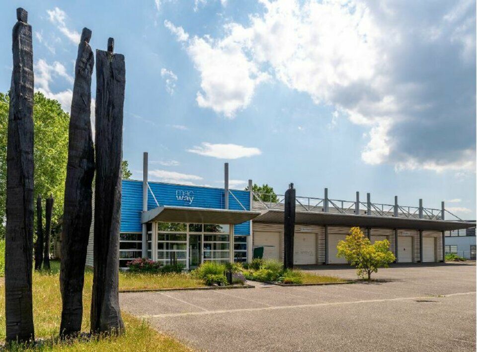Location local d''activites 2380 m² non divisibles