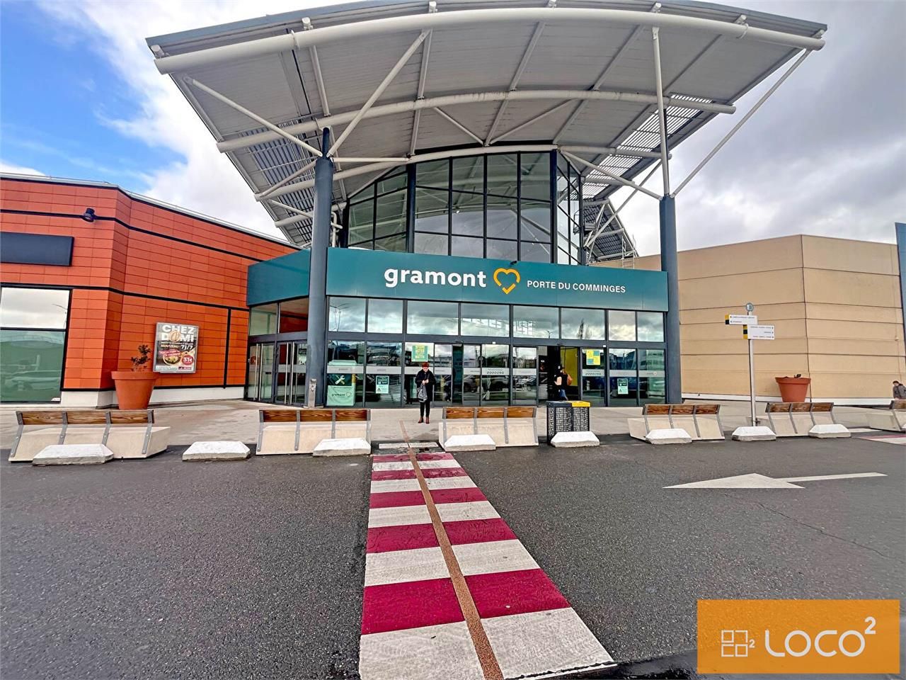 Location local commercial 450.00 m² à TOULOUSE