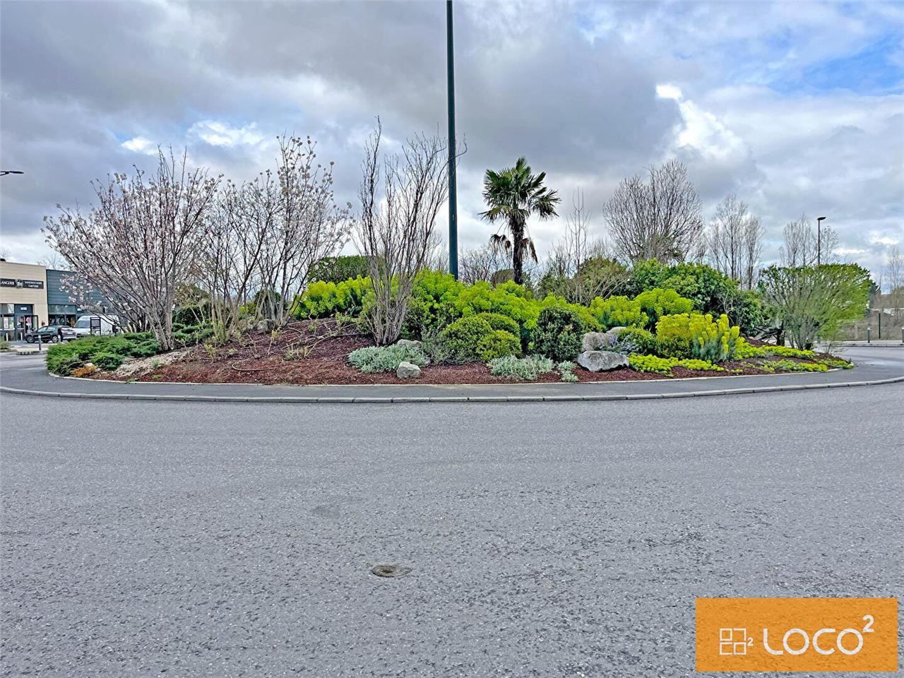 Location local commercial 450.00 m² à TOULOUSE