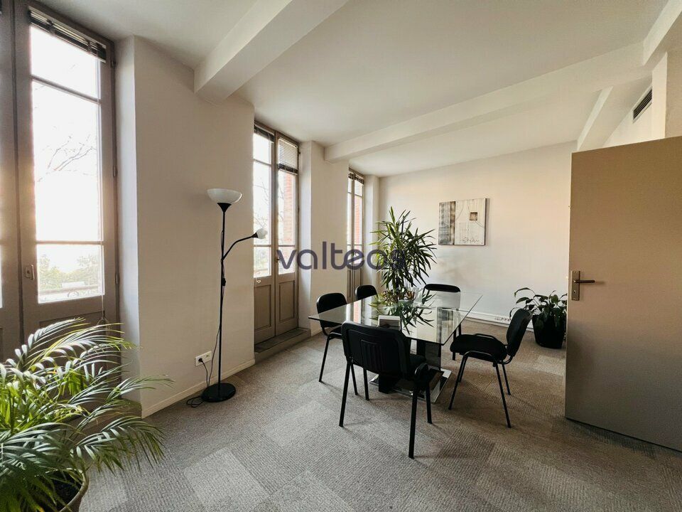 Location bureaux 128 m² non divisibles