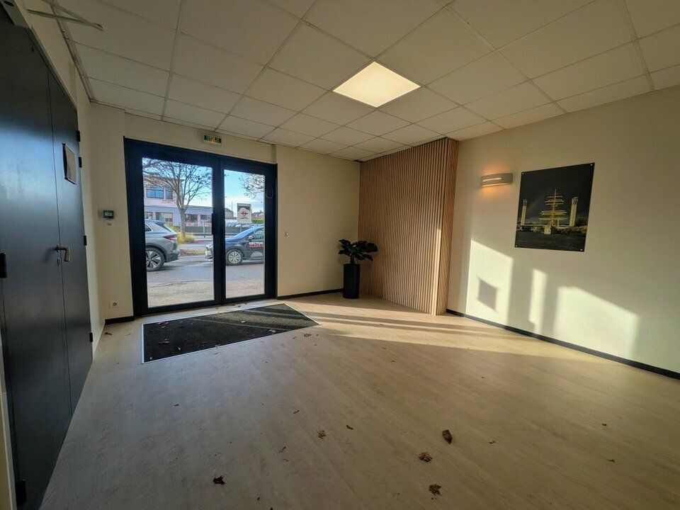 Location bureaux 179.7 m² non divisibles