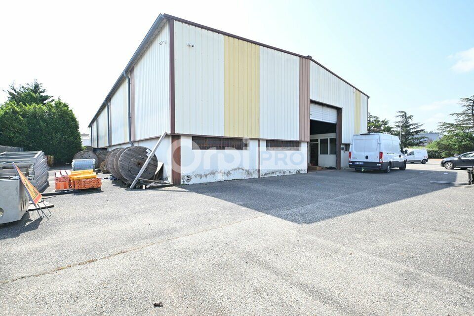 Vente local d''activites 1344 m² non divisibles