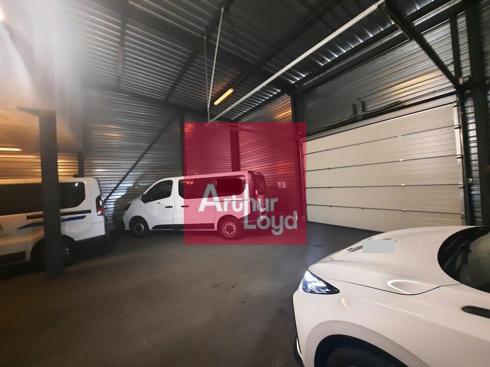 ROMAGNAT A VENDRE LOCAL ACTIVITE 270 M² - PARCELLE 1000 M² 