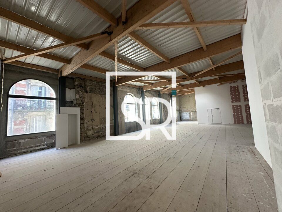 Vente bureaux 246.4 m² non divisibles