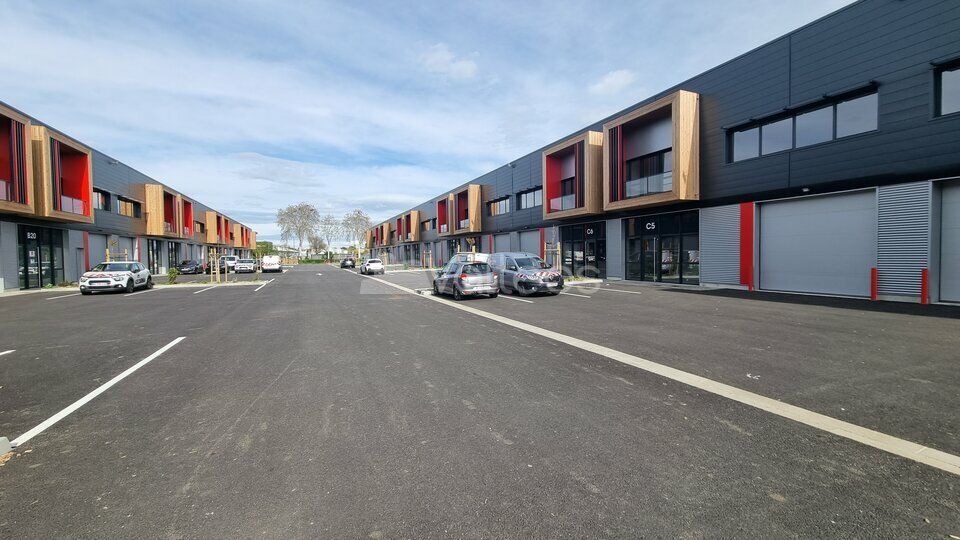Location local d''activites 756 m² non divisibles