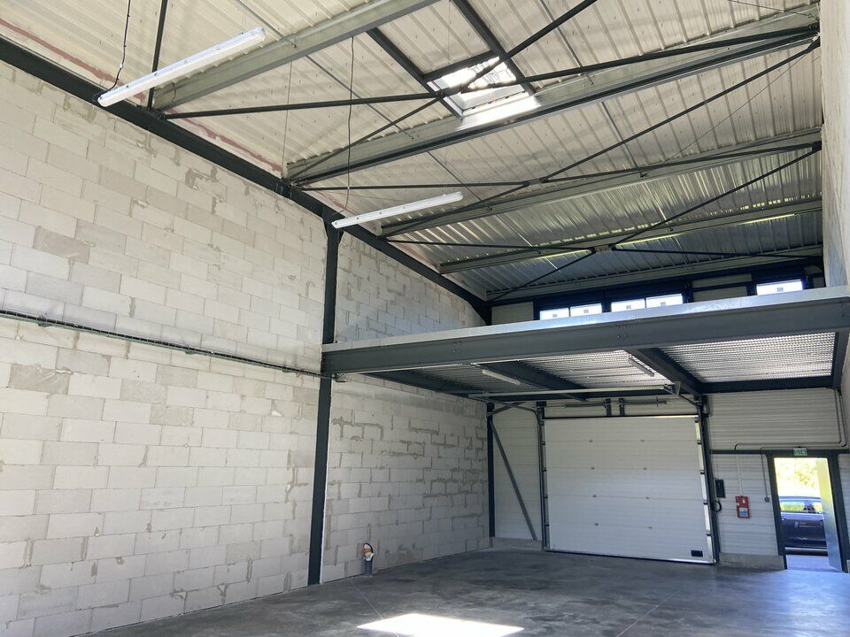 Vente local d''activites 170 m² non divisibles