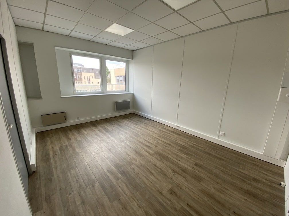Location bureaux 100 m² divisibles à partir de 14 m²