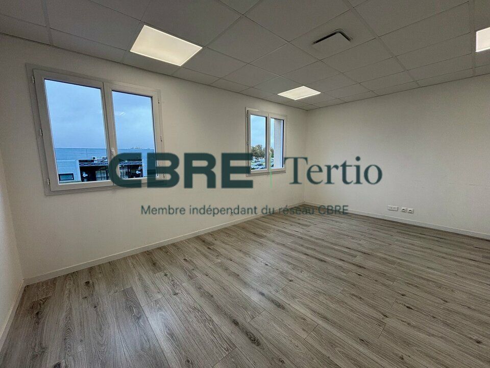 TOURS Sud - 686m² de bureaux avec stockage 