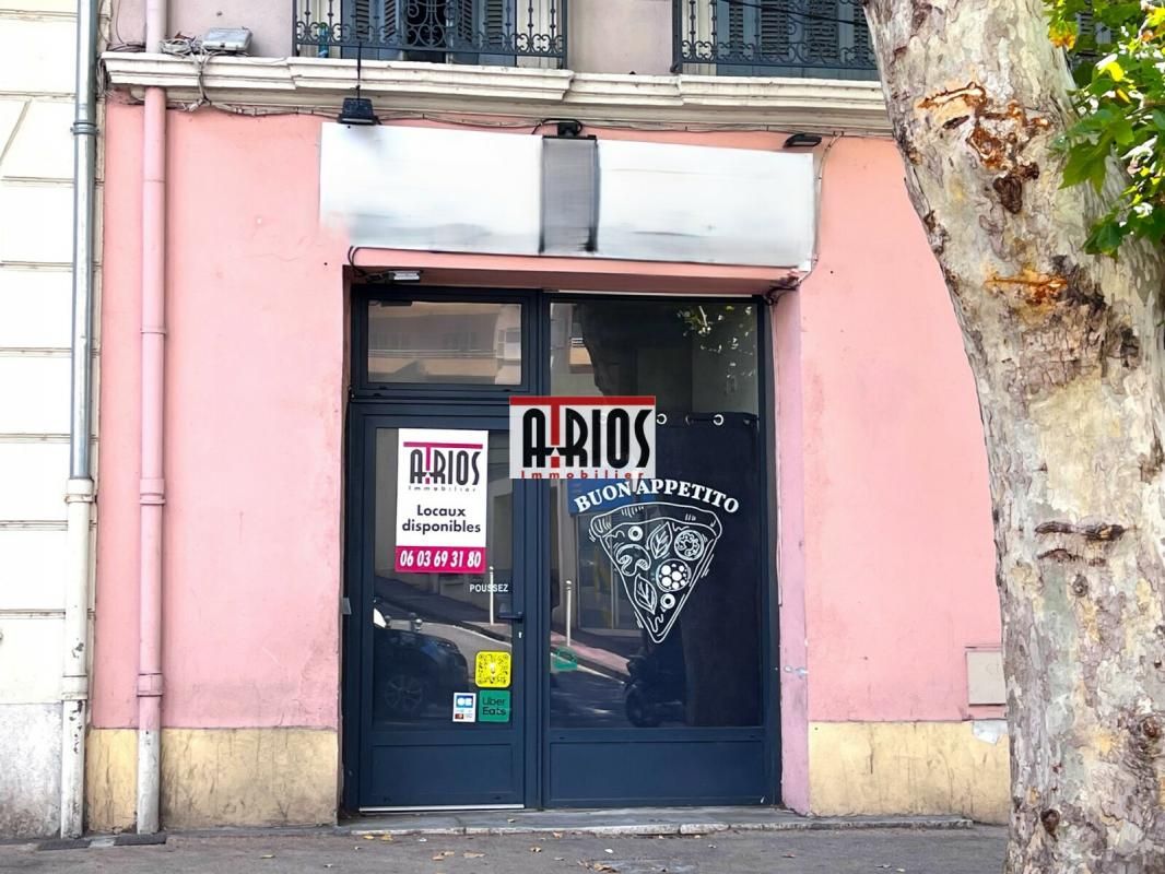 Location local commercial 50 m² non divisibles