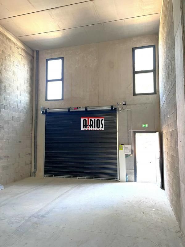 Location entrepôts 116 m² non divisibles