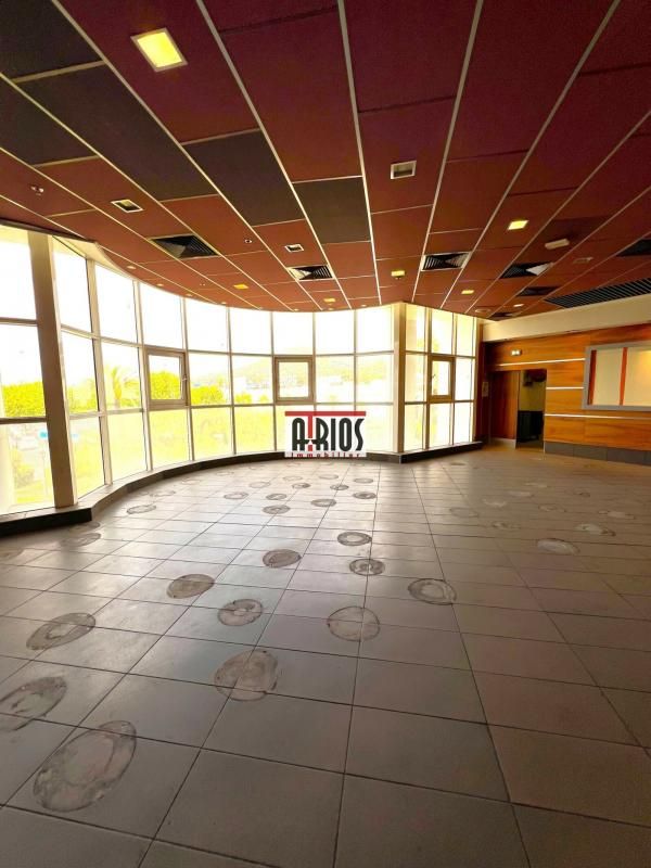 Vente local commercial 650 m² non divisibles