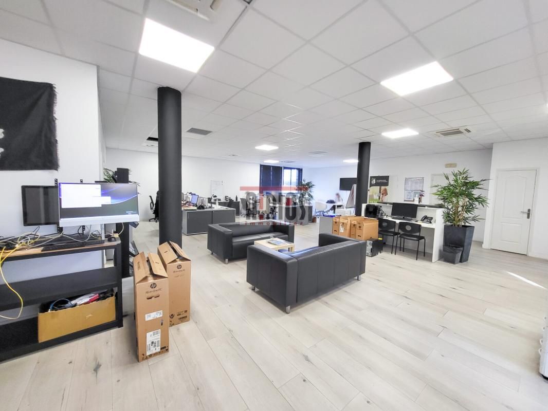 Vente bureaux 186 m² non divisibles