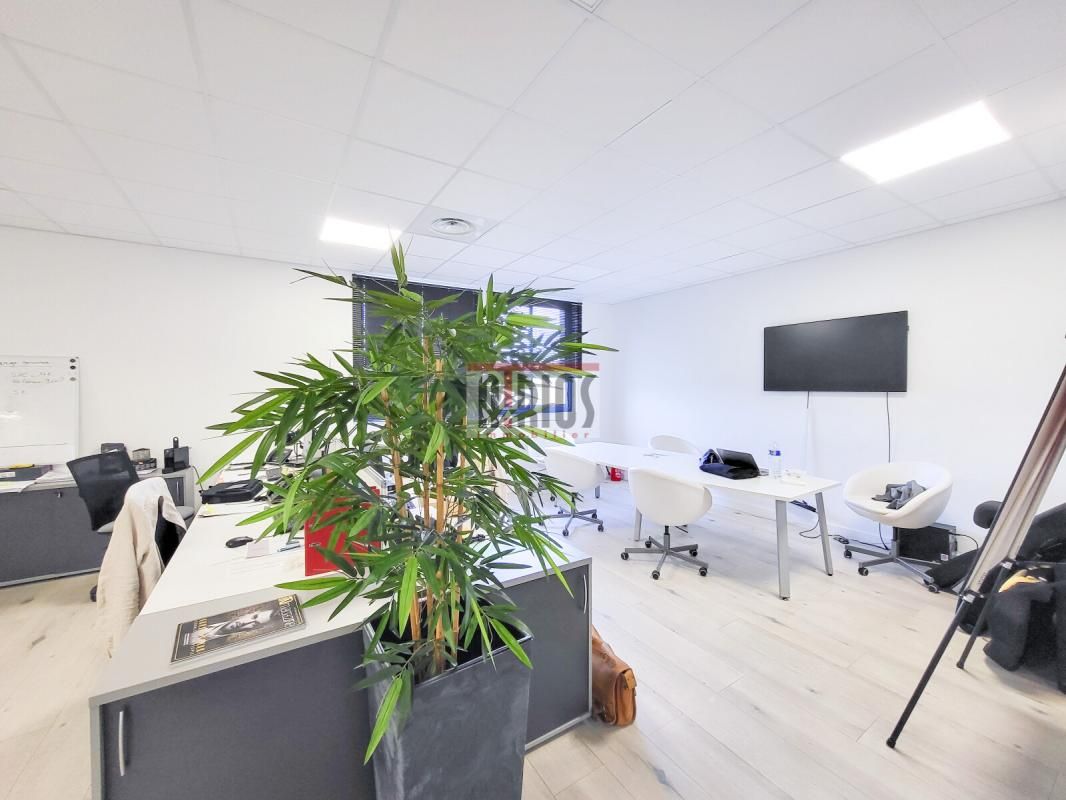 Vente bureaux 186 m² non divisibles