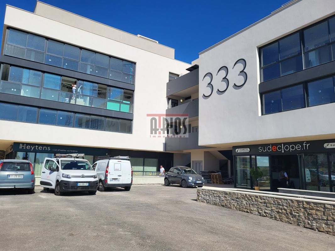 Location local commercial 120 m² non divisibles