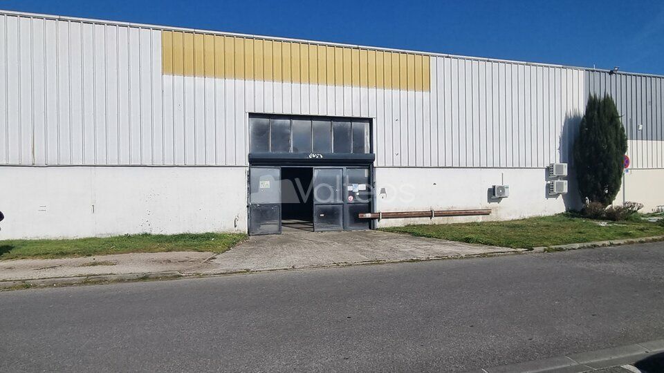 Location local d''activites 348 m² non divisibles