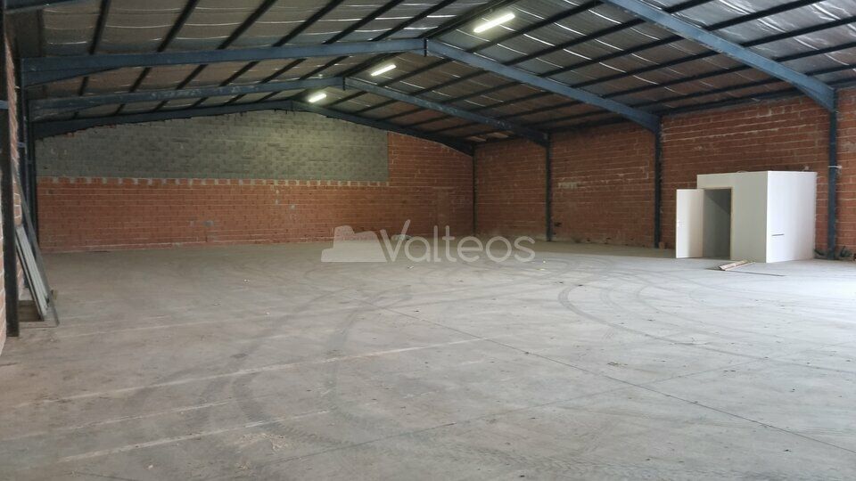 Location local d''activites 590 m² non divisibles